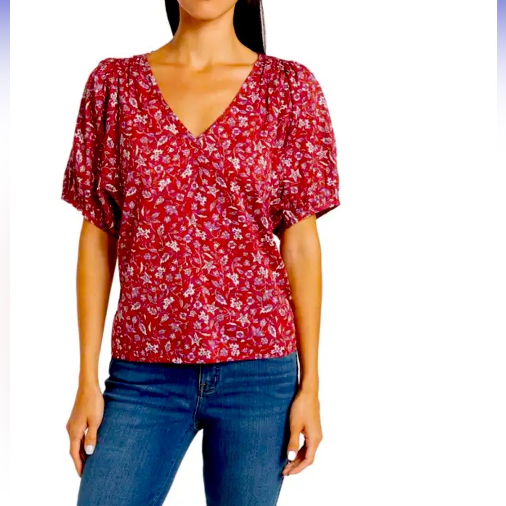 V-Neck Puff Sleeve Top
MADEWELL